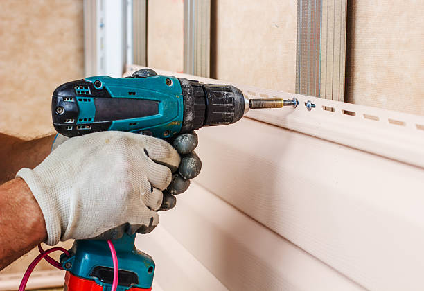 Affordable siding repair and maintenance services in Compton, CA